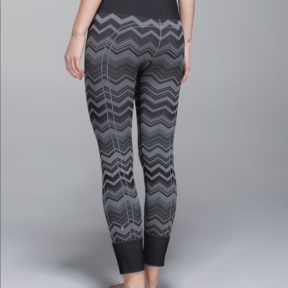 Lululemon Ebb To Street Pant in Heathered Slate Size 6 Leggings Chevon Gray - Picture 9 of 9